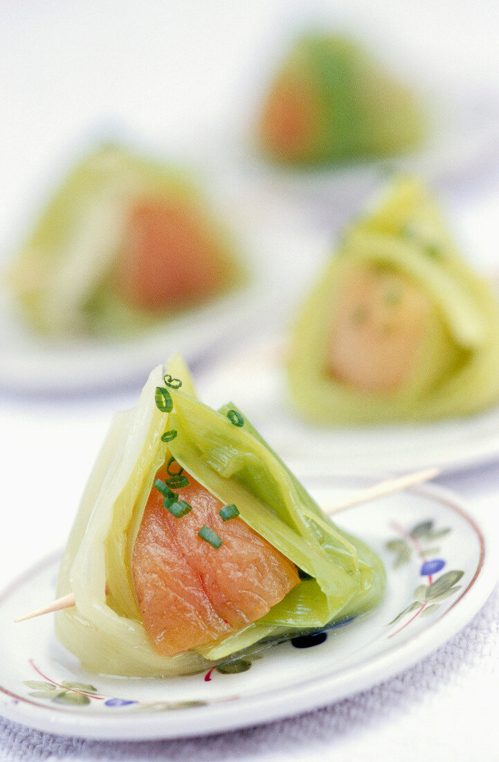 Räucherlachs-Lauch-Spiesschen mit Vinaigrette