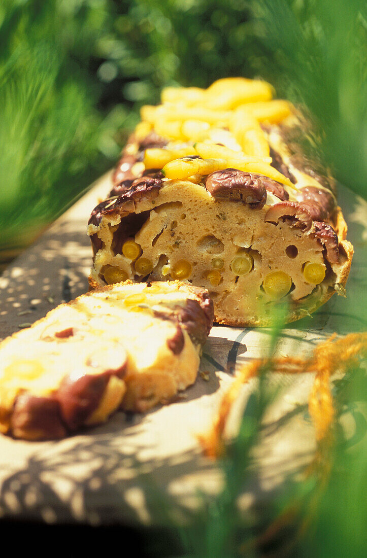 Möhrenkuchen mit Oliven