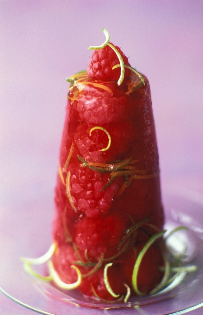 Raspberry aspic jelly with lemon