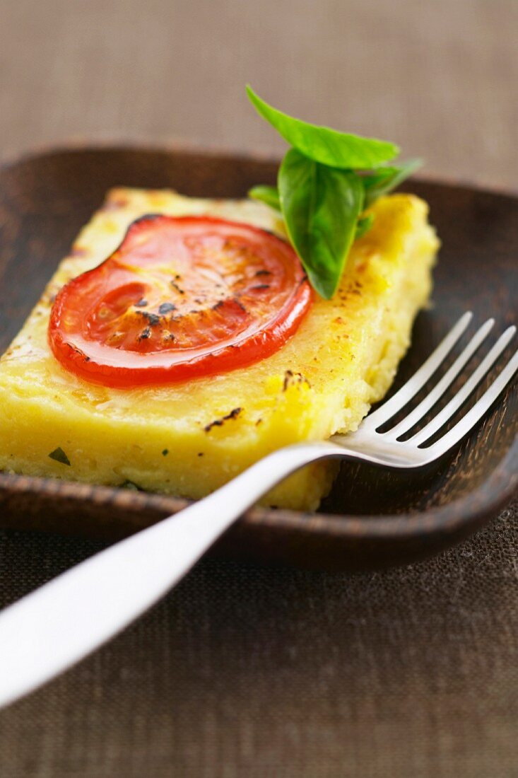 Mini Polenta-Tomaten-Parmesan-Gratin