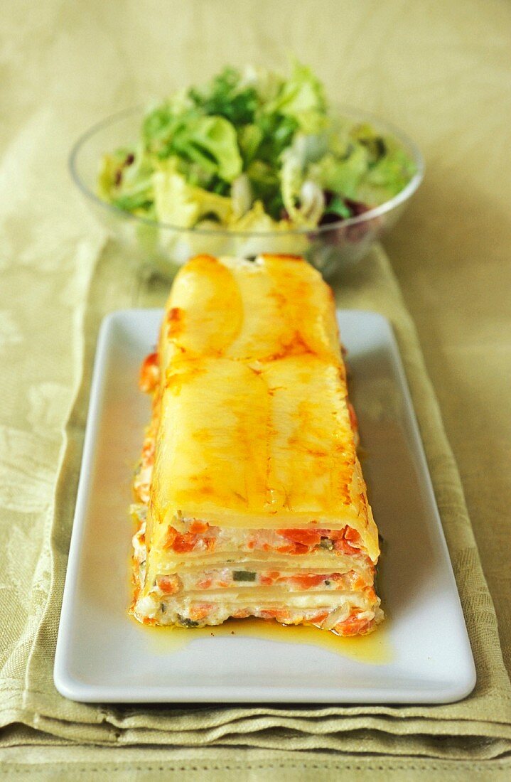 Leek timbale with crunchy vegetables