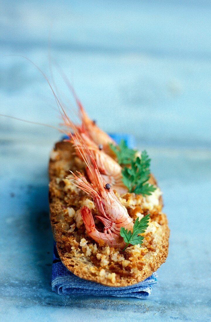 Crostino with shrimps and bottarga