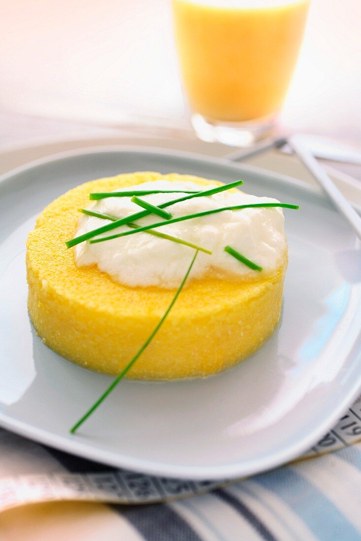 Polenta cake with yoghurt and chives