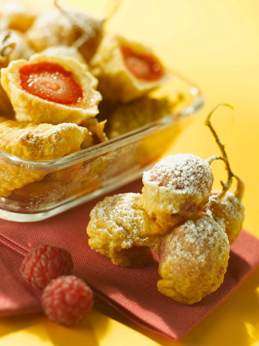 Small strawberry fritters