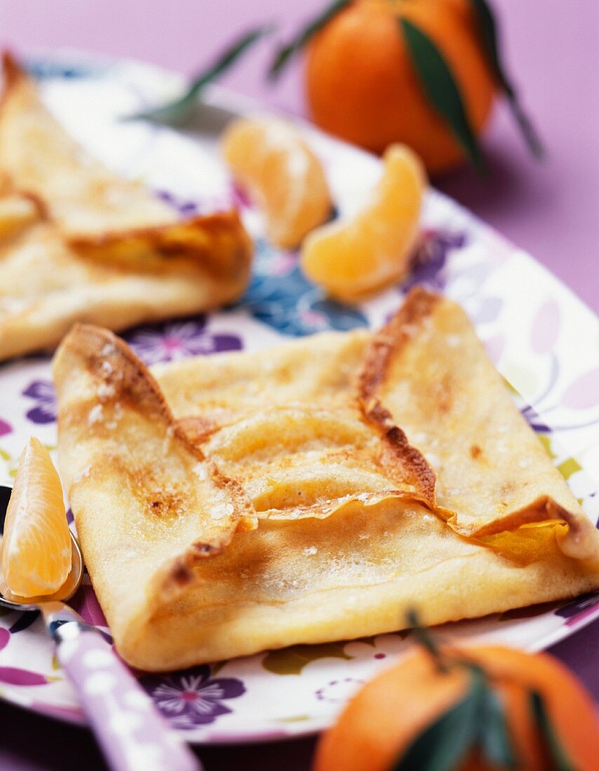 Crêpe soufflée à la mandarine (Gratinierte Crêpes mit Mandarinen-Baiser-Füllung, Frankreich)