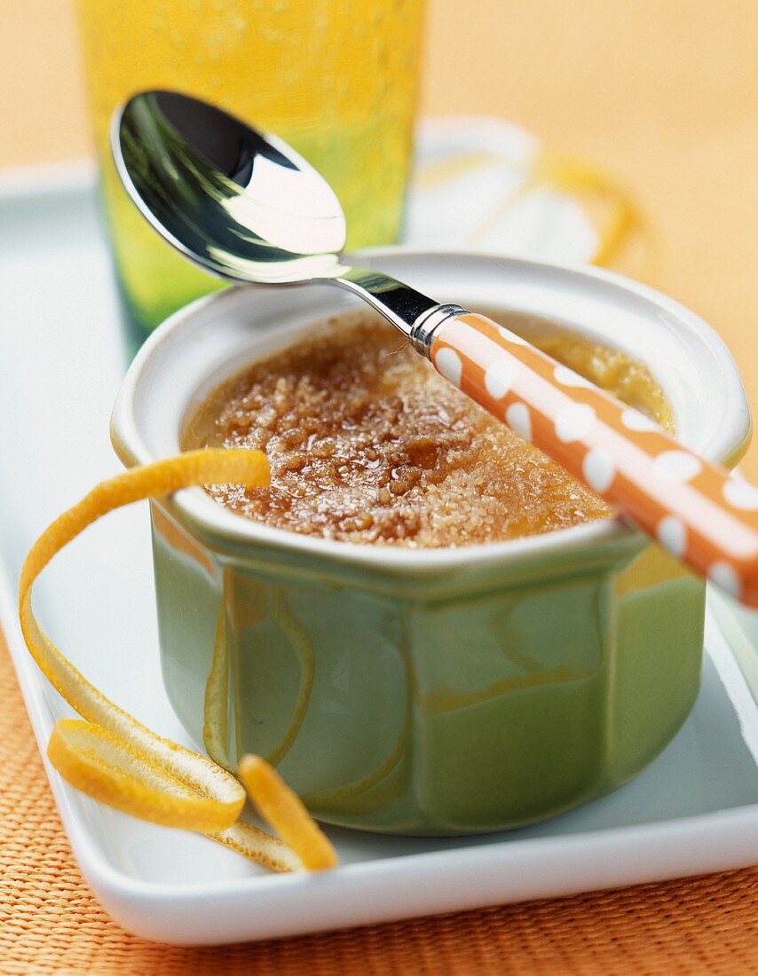 Crème brûlée with orange