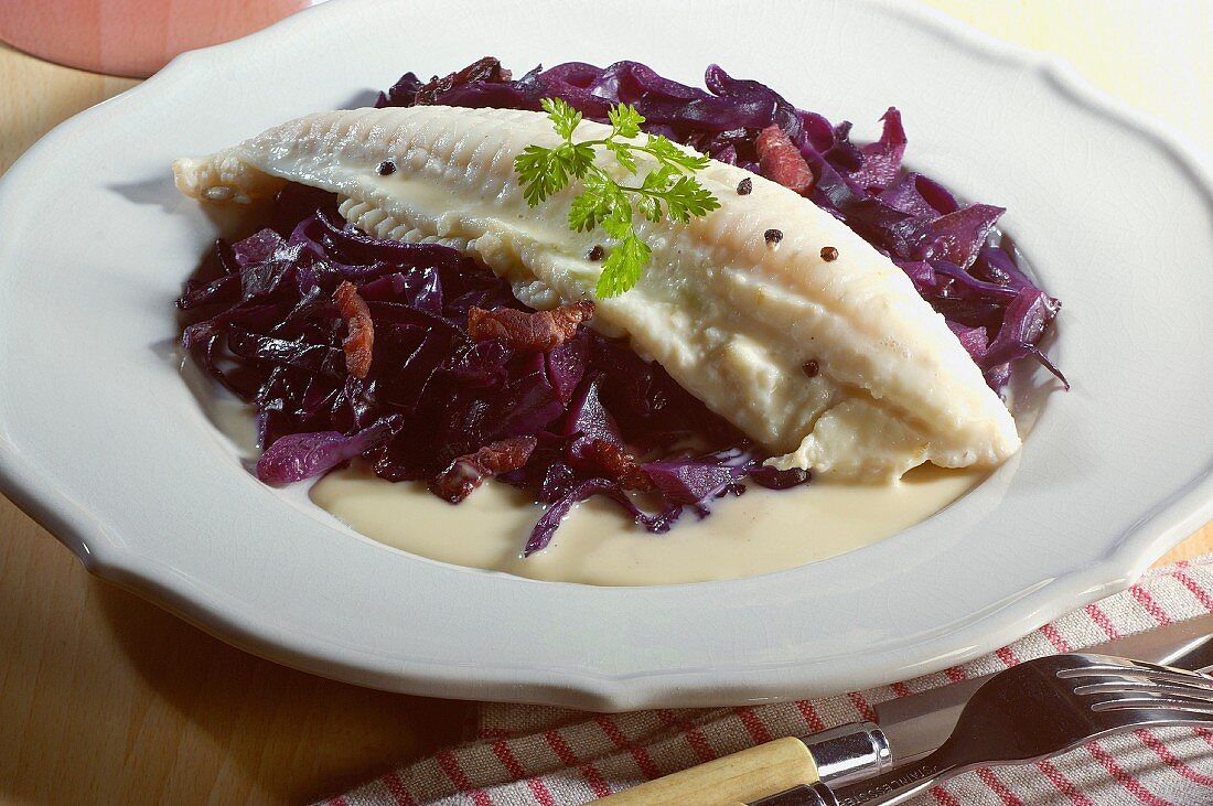 Lemon sole fillet with red cabbage