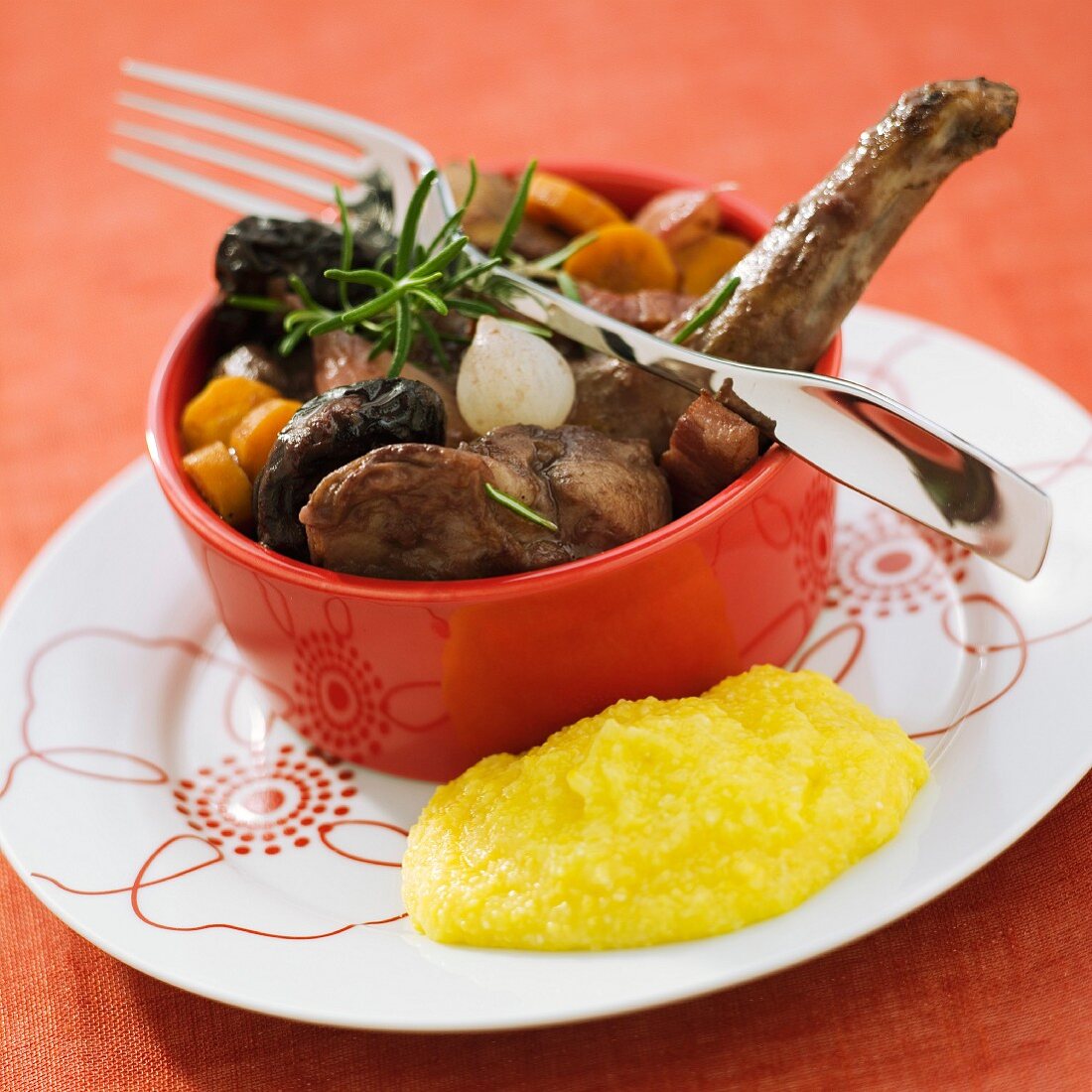 Rabbit stew with baked plums