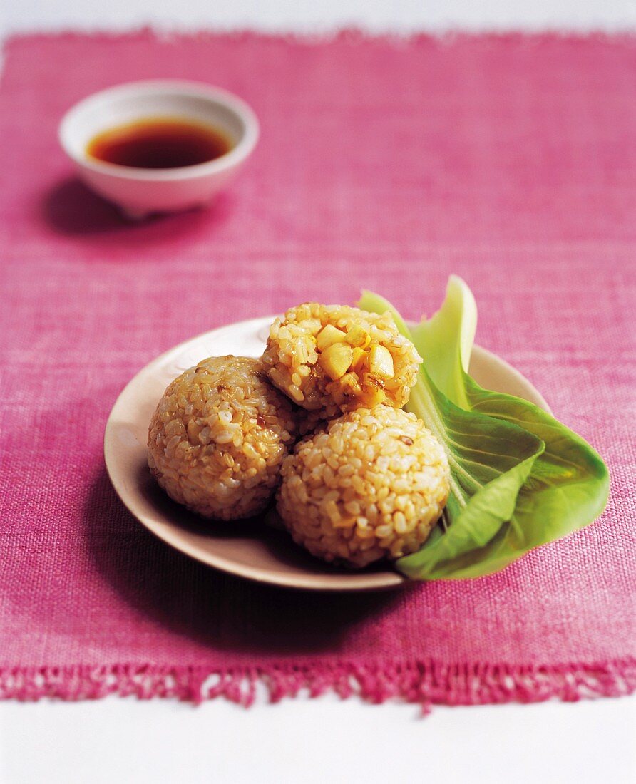 Brown Rice Balls with Walnuts