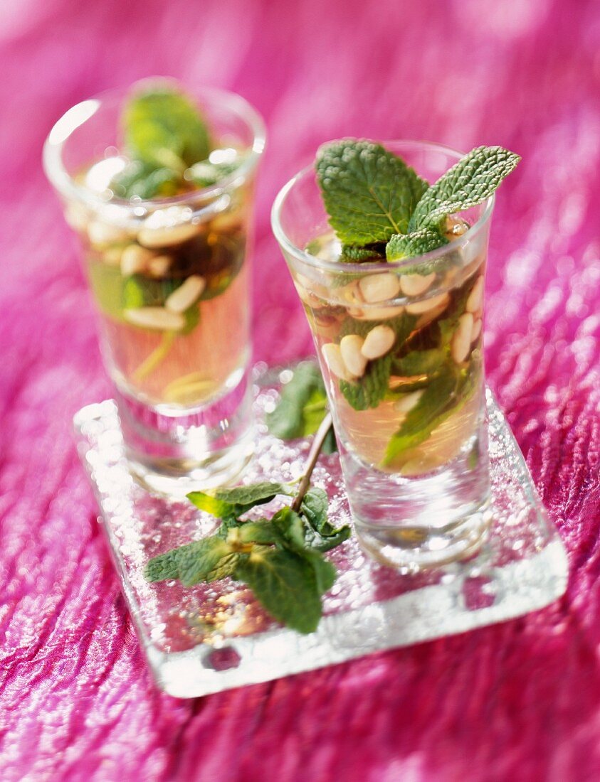 Mint tea with pine nuts