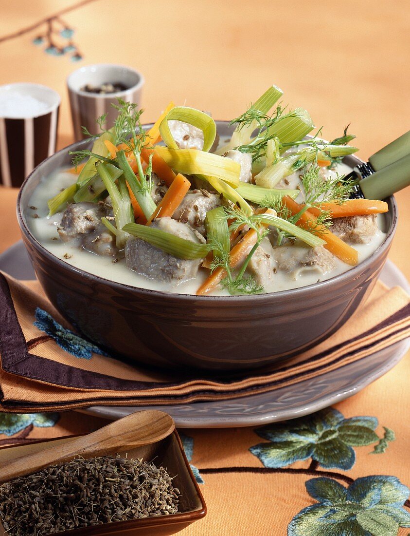 Blanquette de Veau (Kalbsfrikassee, Frankreich) mit Fenchel