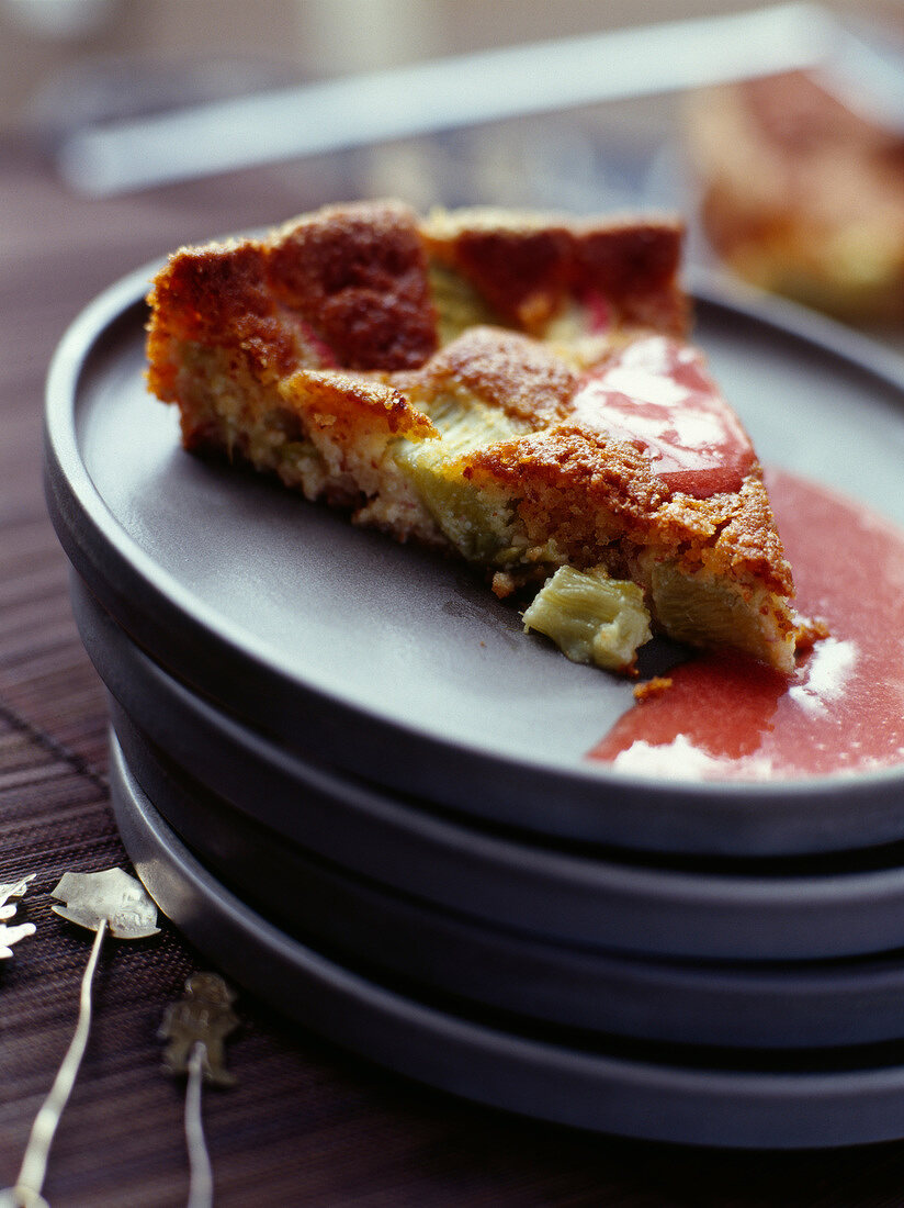 Rhubarb and almond pie with strawberry coulis