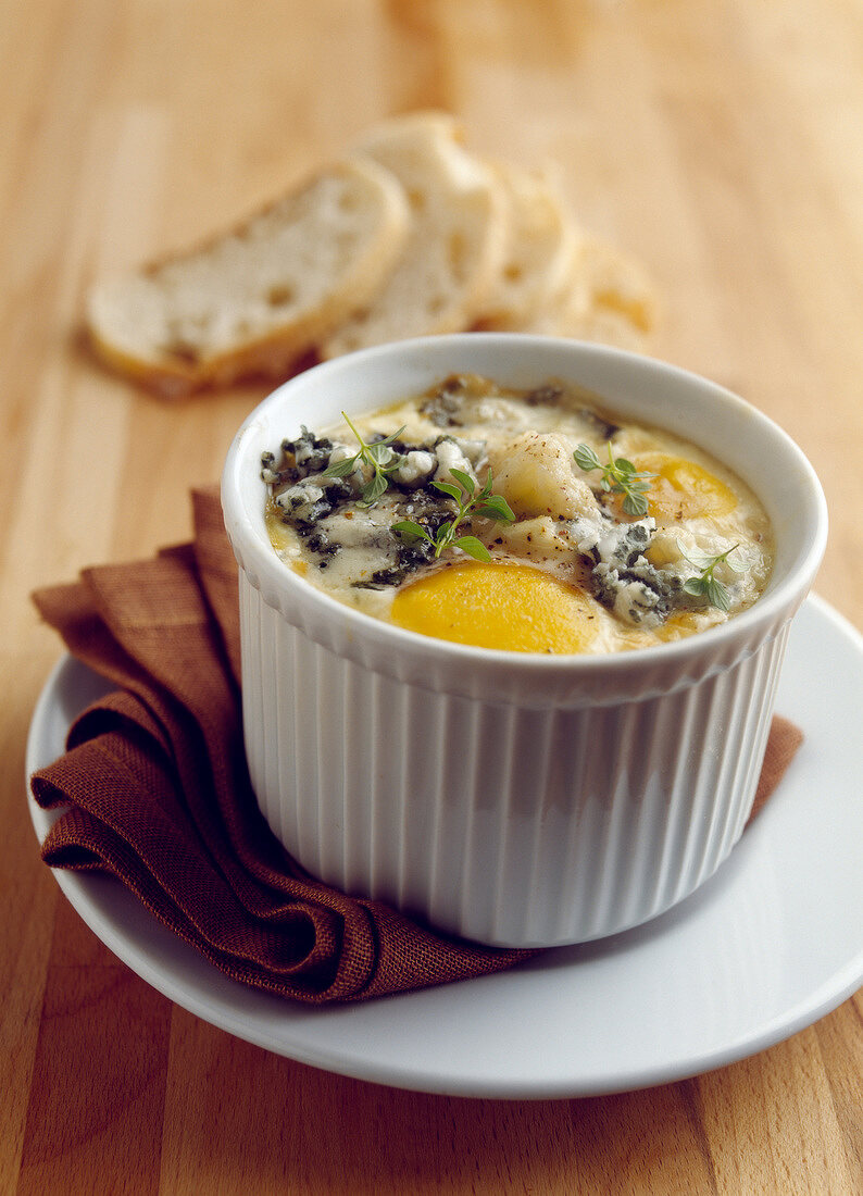 Coddled egg with Roquefort and cauliflower