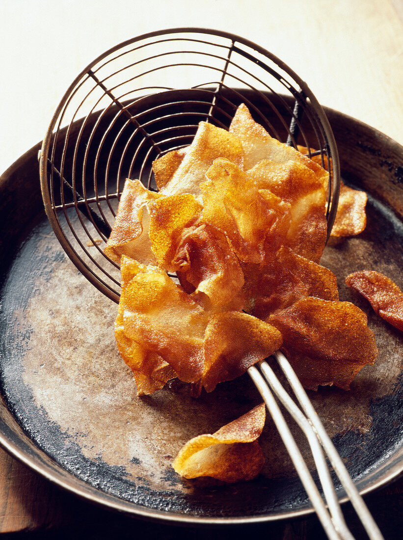 Homemade potato crisps