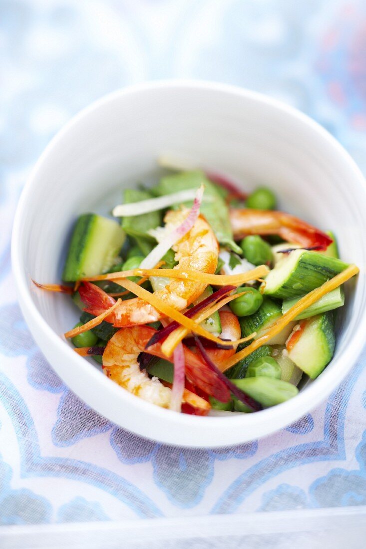 Shrimps with sauteed vegetables