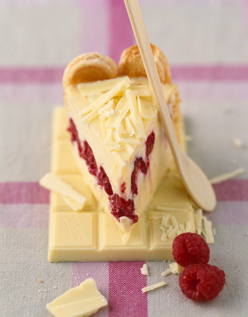 White chocolate and raspberry cake