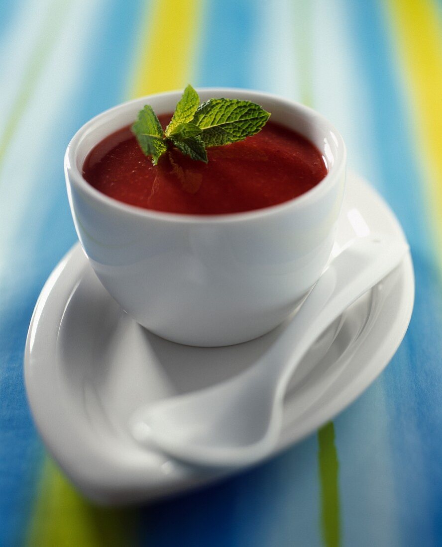 Strawberry soup with mint