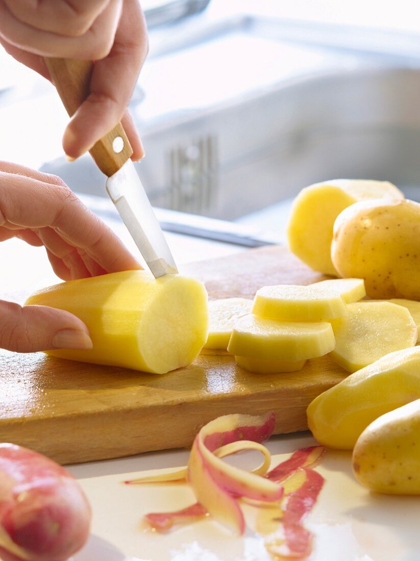 Slicing potatoes