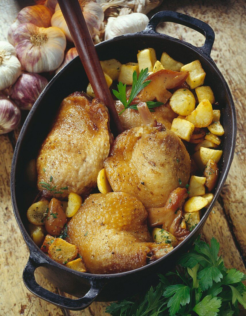 Duck confit with potatoes a la sarladaise