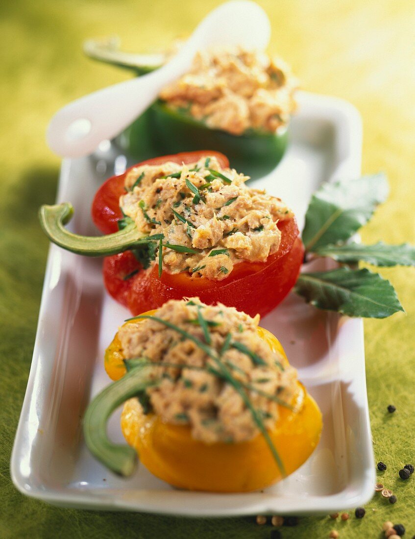Bell peppers stuffed with tuna