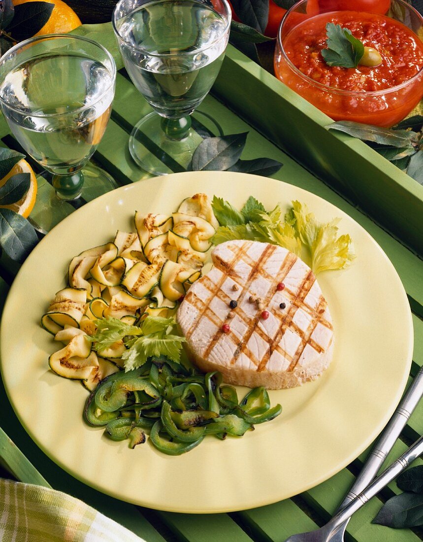 Thunfischsteak mit gegrilltem Gemüse