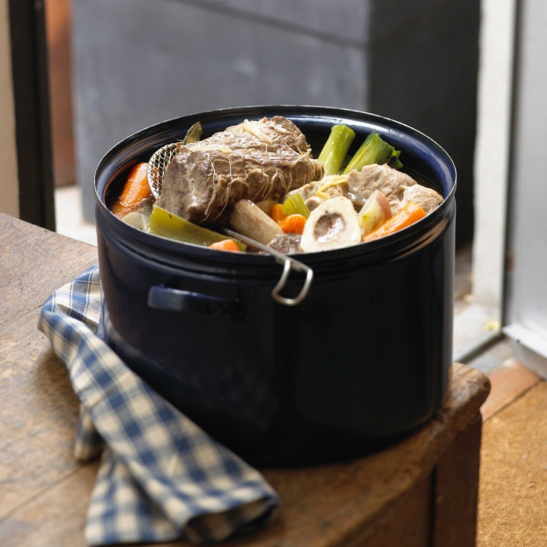 Pot-au-feu (Rindfleisch-Gemüse-Eintopf, Frankreich)