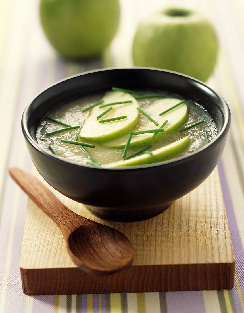 Apple and celery chilled soup