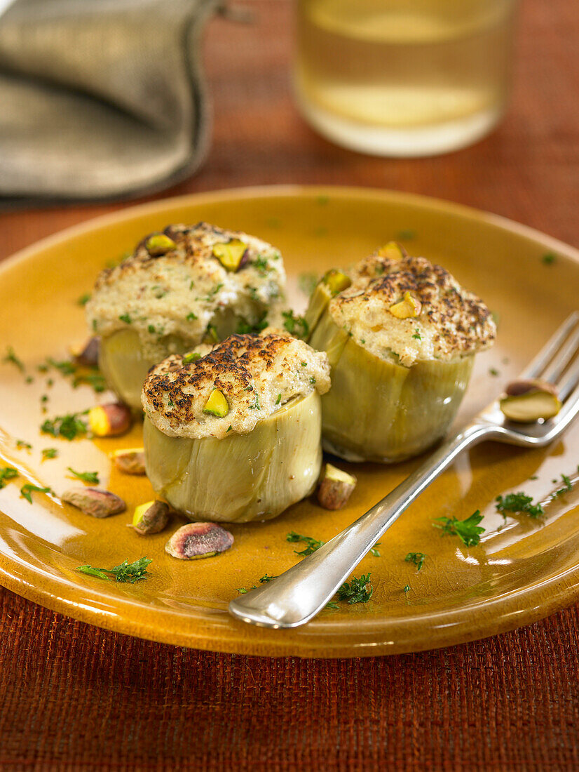 Artichokes stuffed with chestnuts and pistachios