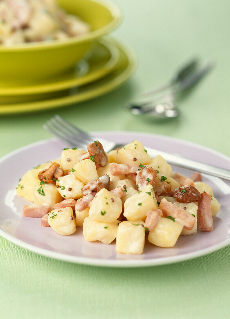 Potato,diced ham and mushroom salad