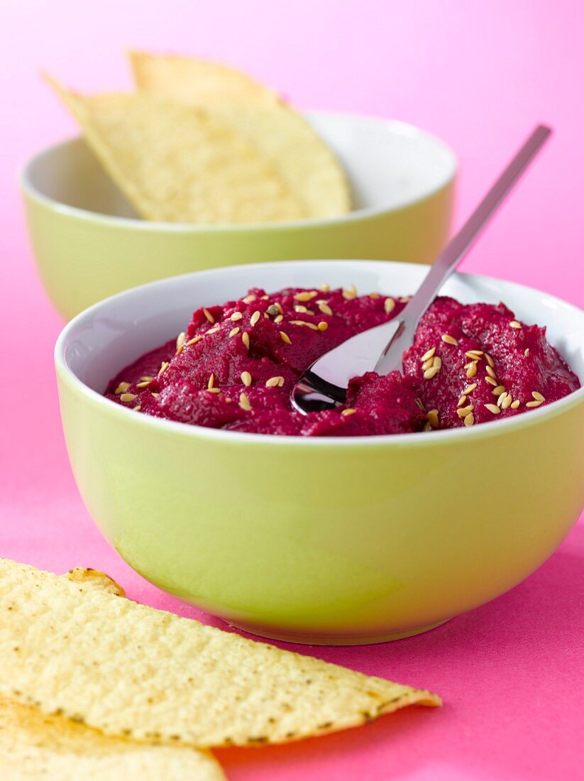 Beetroot hummus