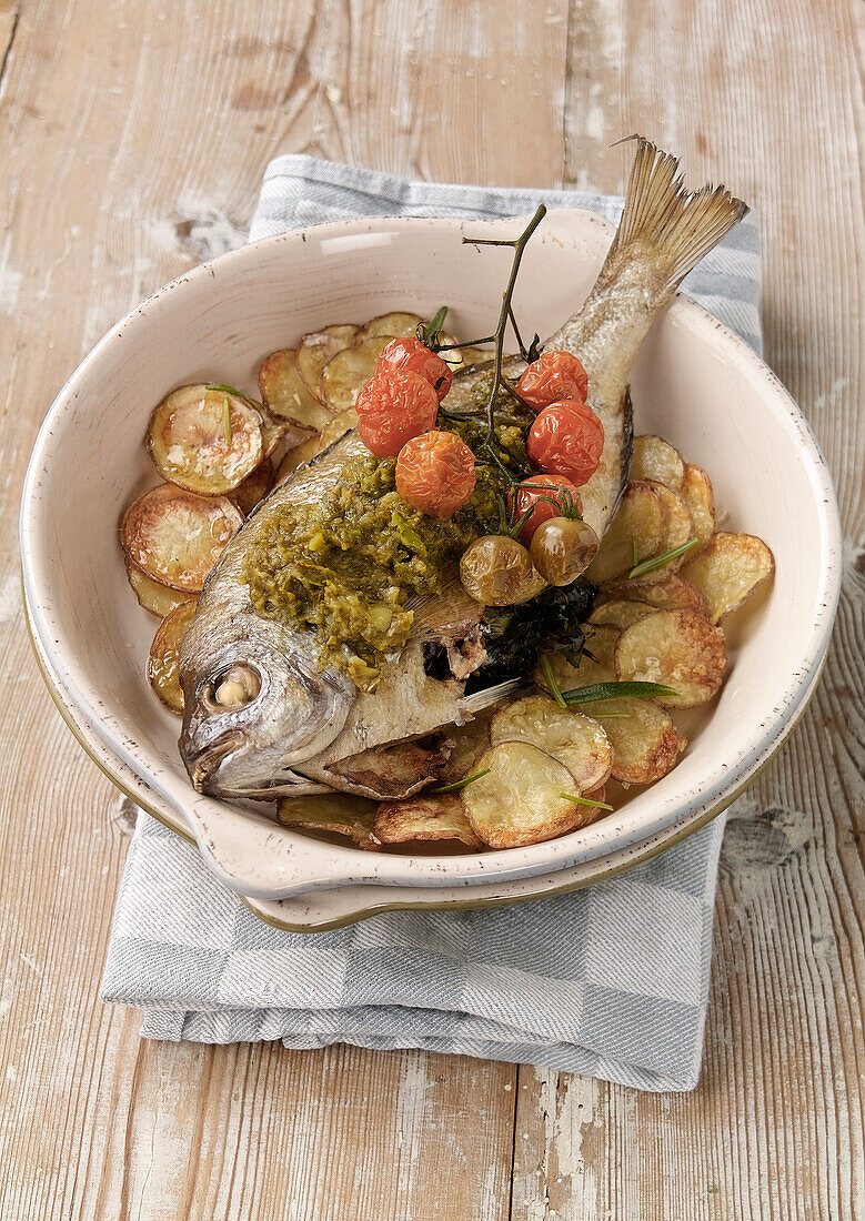 Sea bream with fried zucchinis