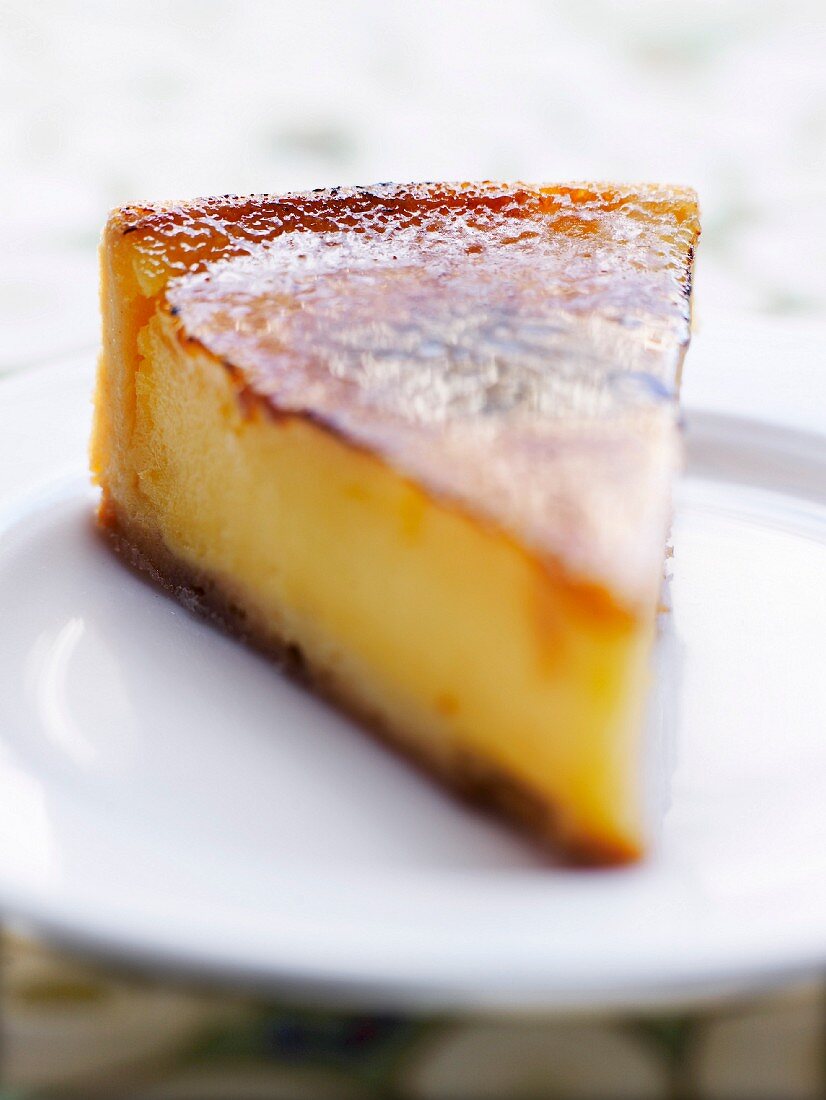 Ein Stück Flan (Traditioneller Puddingkuchen, Frankreich)