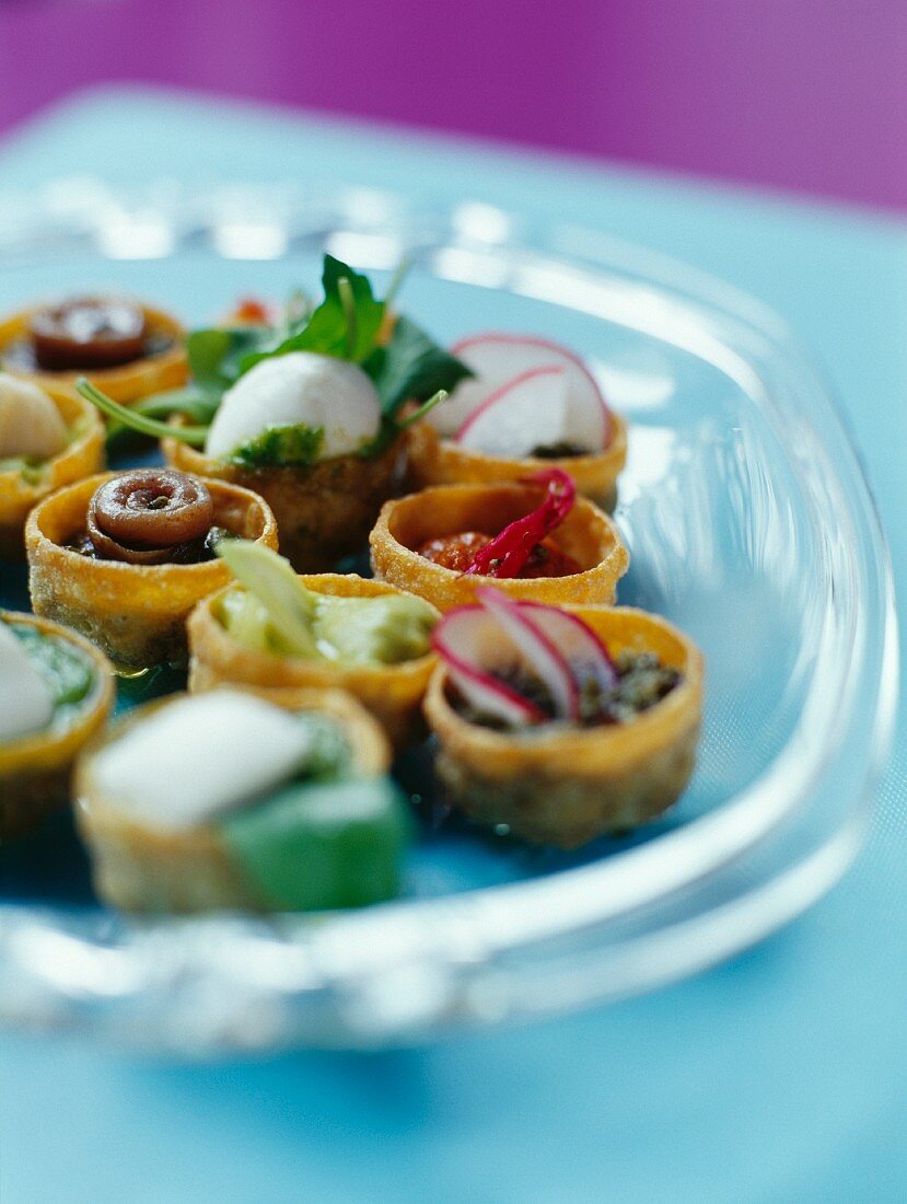 Croustades (mini pastry bowls) with various fillings