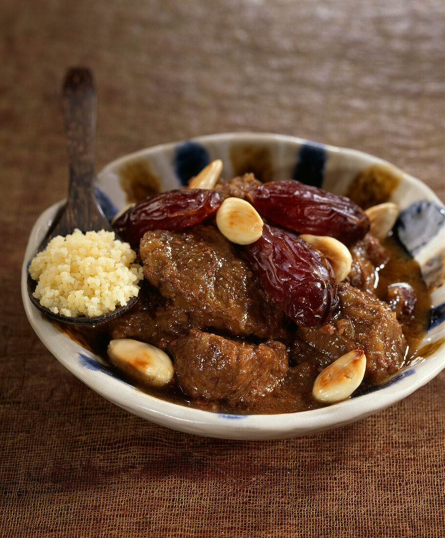 Hammel-Tajine mit Datteln