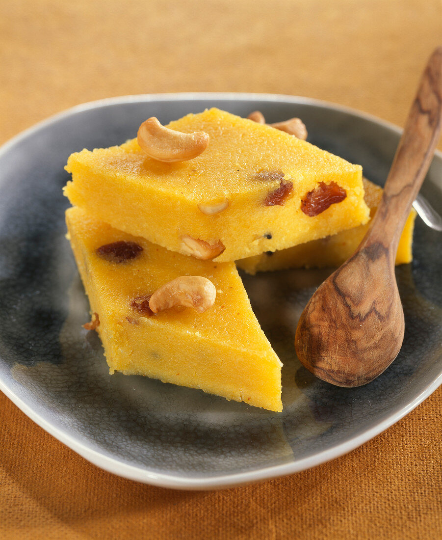 Kesari, Indian-style semolina pudding