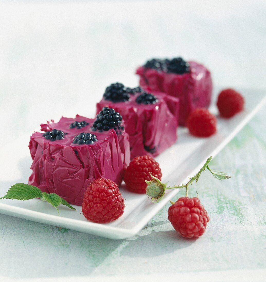 Fruit jelly with raspberries, blackberries and beetroot