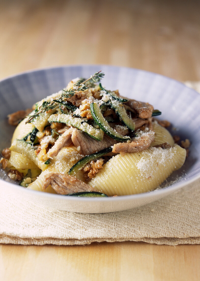 Conchiglie with veal,zucchinis and walnuts