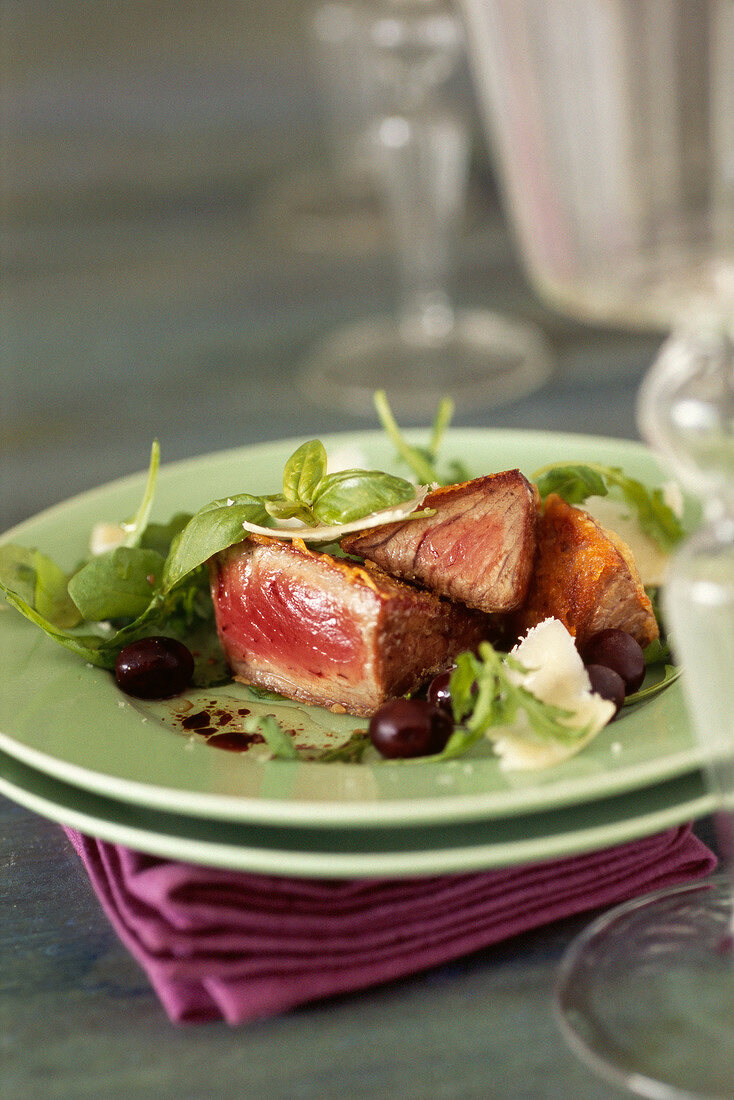 Thunfischsteak mit Parmesankruste und Balsamicoessig