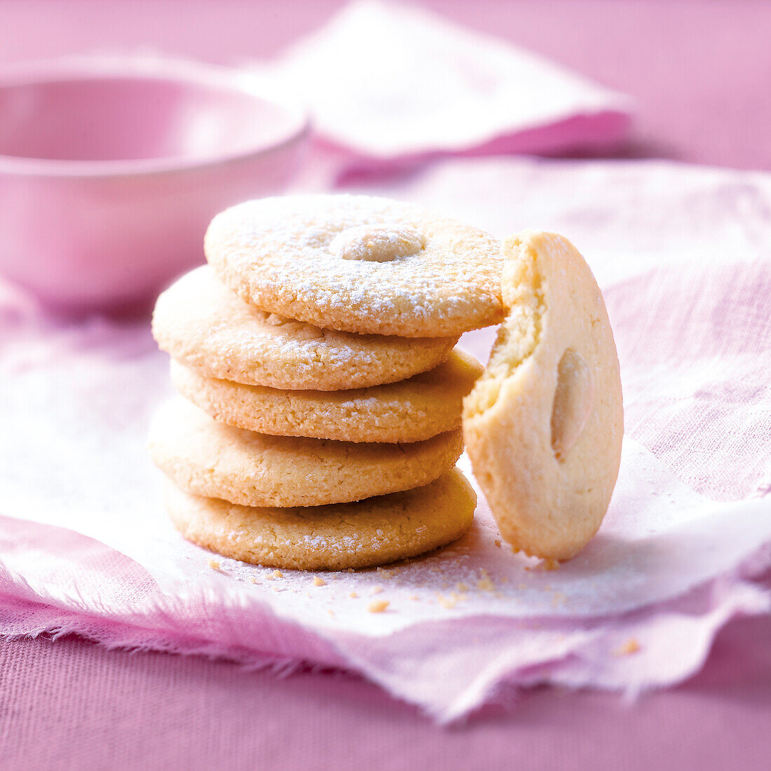 Almond cookies