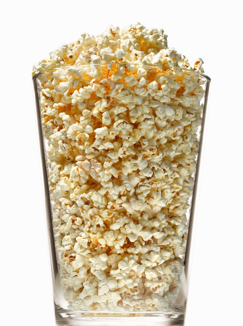 Popcorn in einem grossen Glass