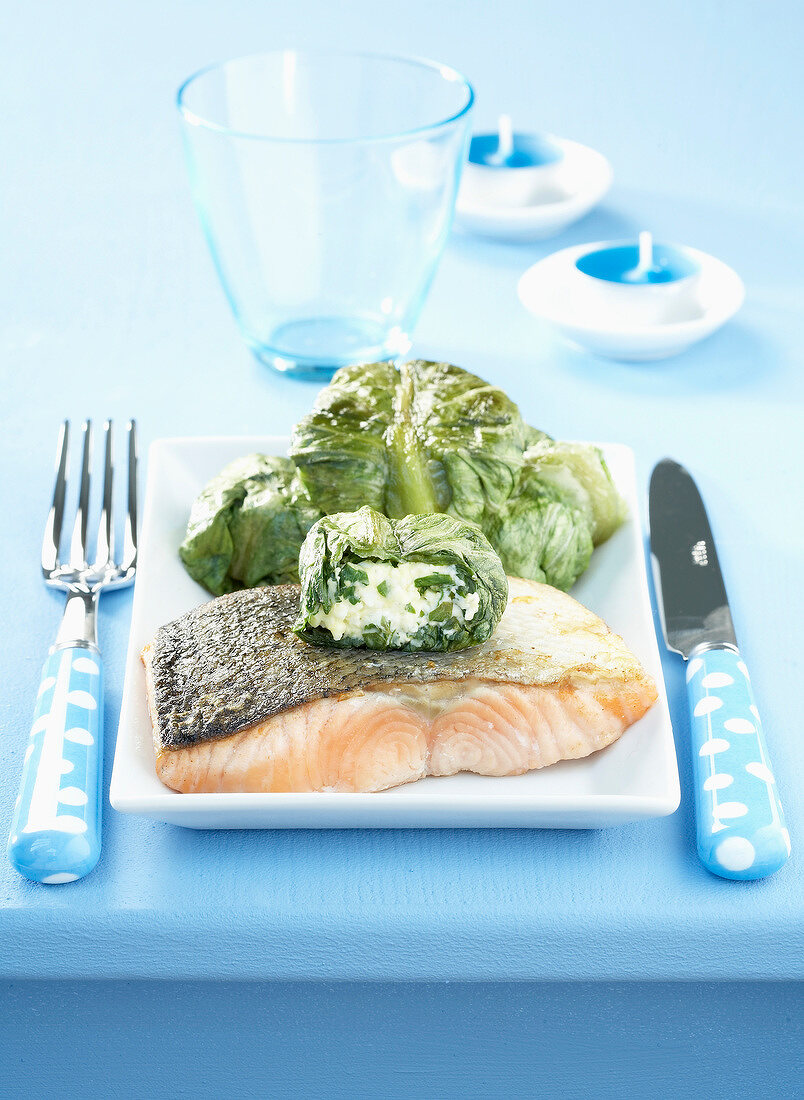 Pan-fried salmon and lettuce stuffed with fresh goat's cheese