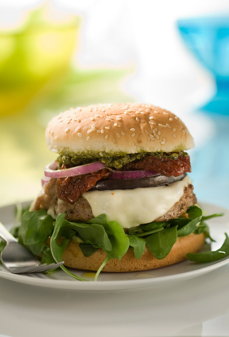 Dried tomato and pesto hamburger