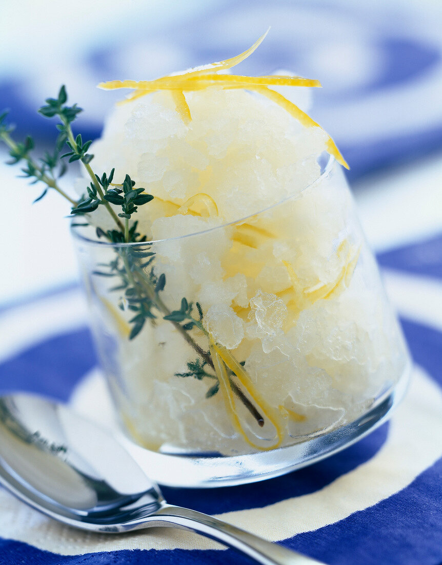 Lemon sherbet ice with thyme