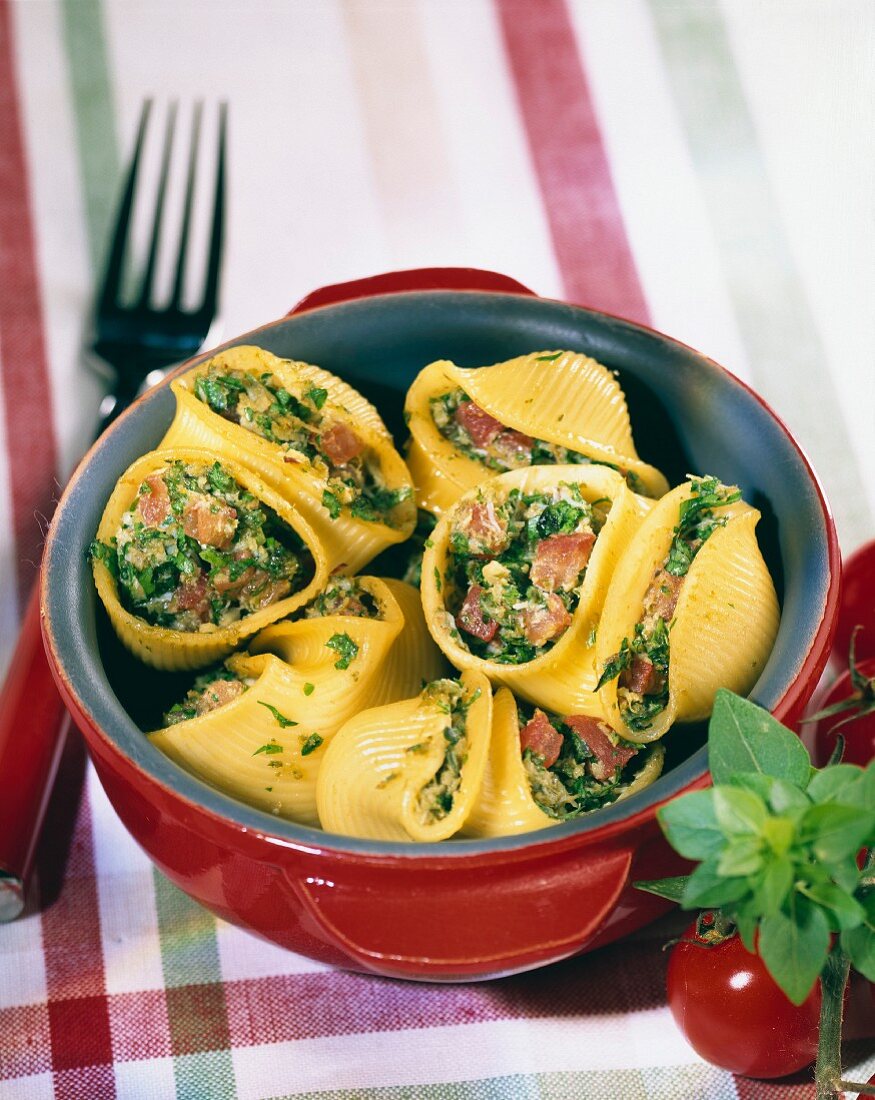 Conchiglies stuffed with crab and pesto sauce