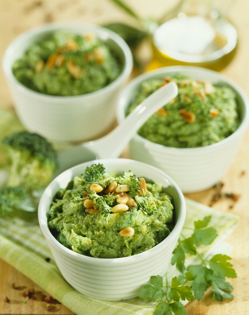 Individual broccoli purees with pine nuts