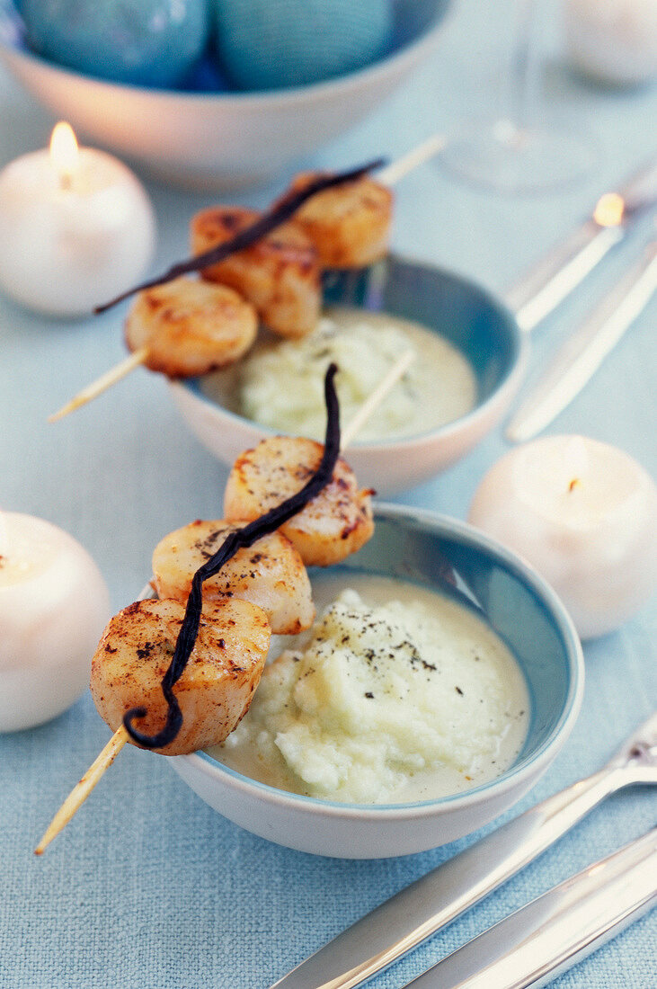 Scallop brochettes with Chayote puree