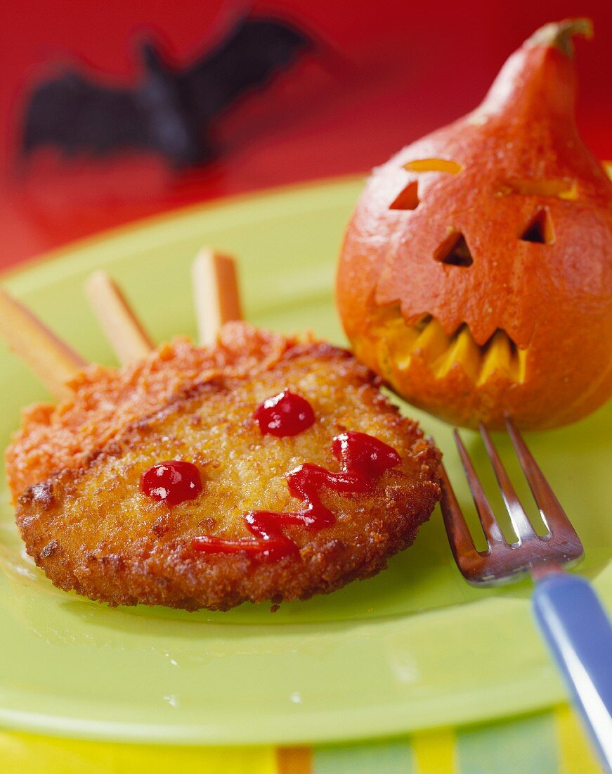 Paniertes Putenschnitzel auf Halloween-Art