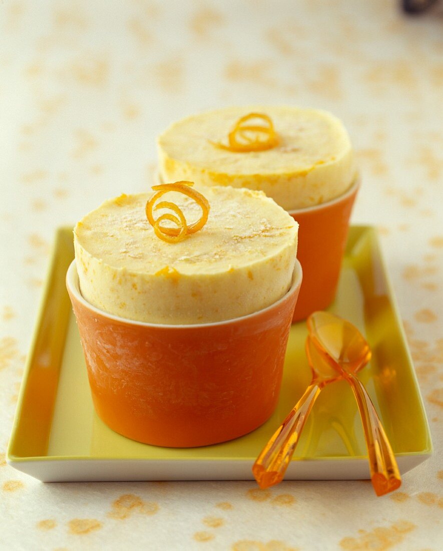 Orangen-Eissoufflé