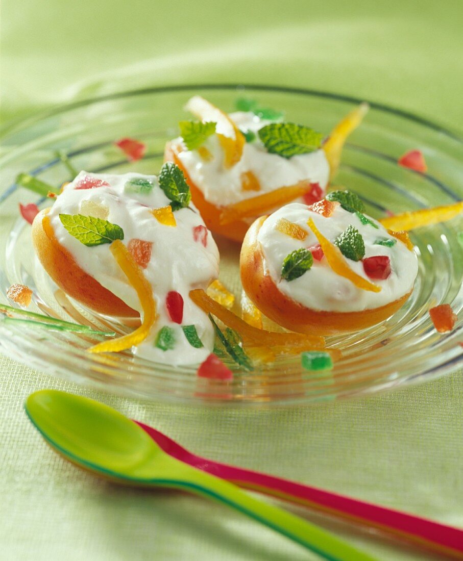 Half apricots filled with fromage blanc and crystallized fruit