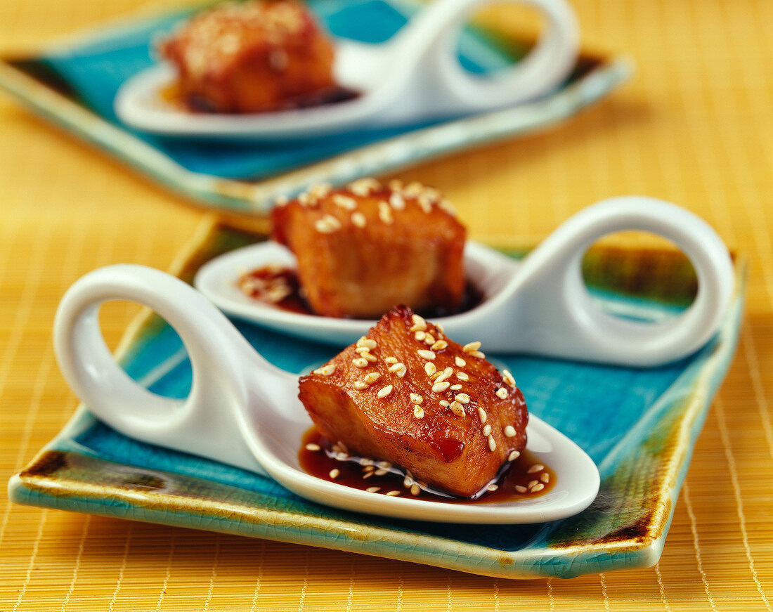 Caramelized chicken and sesame seed appetizers